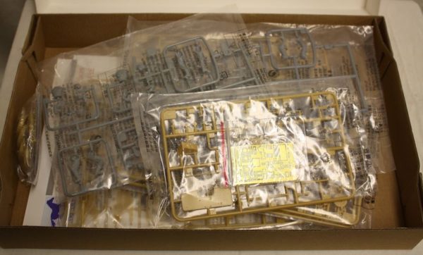 OQF 40mm Bofors antie-aircraft gun MkI/III (british) & gun crew set - Image 2