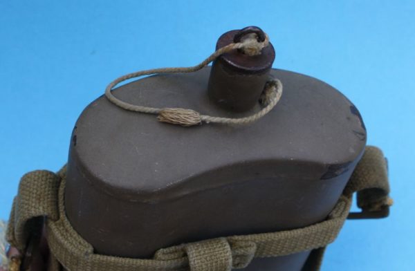 WW2 British canteen and carrier (2) - Image 3
