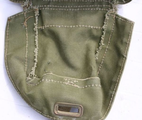 WW2 British light weight gasmask; NO filter 1 (No.1) - Image 5