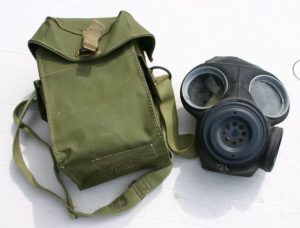 WW2 British light weight gasmask; NO filter 2 (No.2)