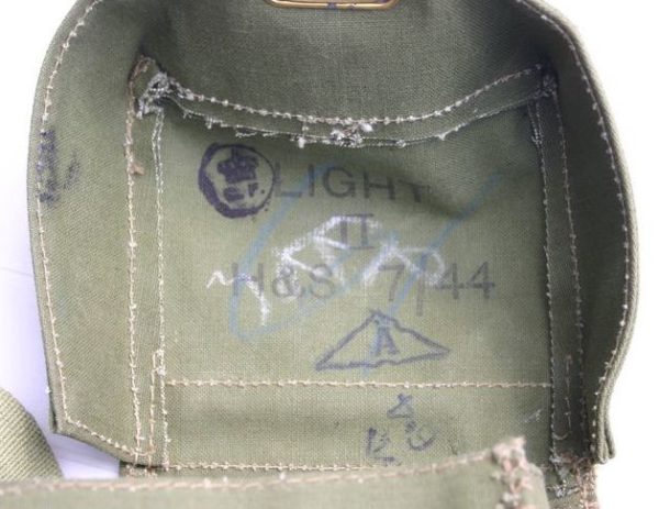 WW2 British light weight gasmask; NO filter 2 (No.2) - Image 7