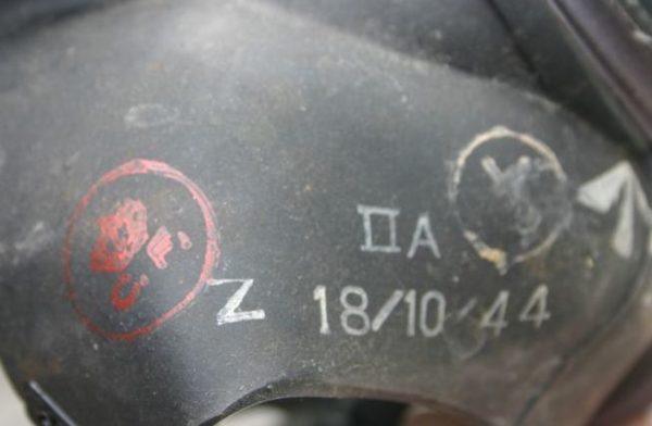 WW2 British light weight gasmask with filter 1 (No.3) - Image 5