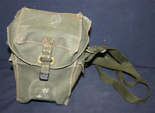 WW2 British jungle light weight gasmask - Image 2