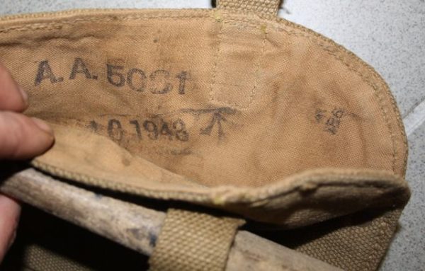 Complete WW2 British combat equipment group. - Image 5