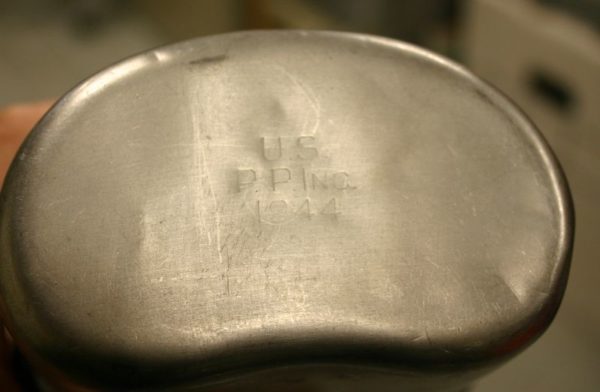 WW2 U.S. complete canteen and carrier - Image 5
