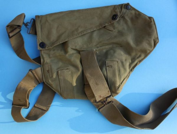 WW2 US M1VA1 gasmask bag