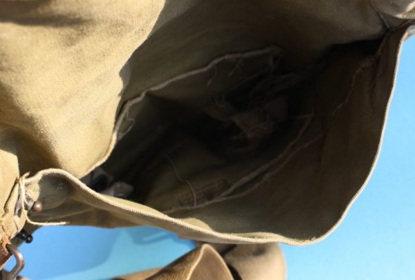 WW2 US M1VA1 gasmask bag - Image 5