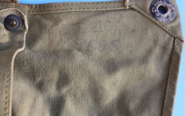 WW2 US M1VA1 gasmask bag - Image 3