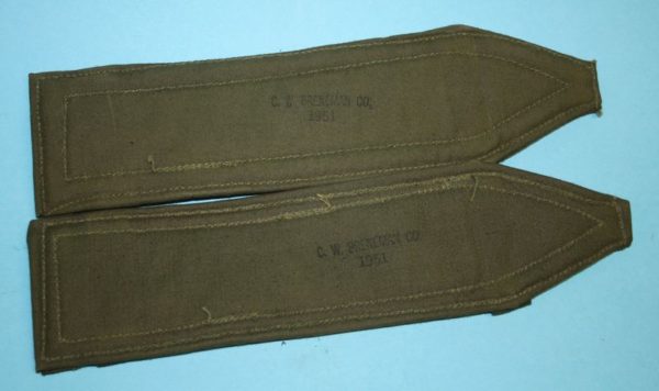 US set of shoulder pads - Image 2