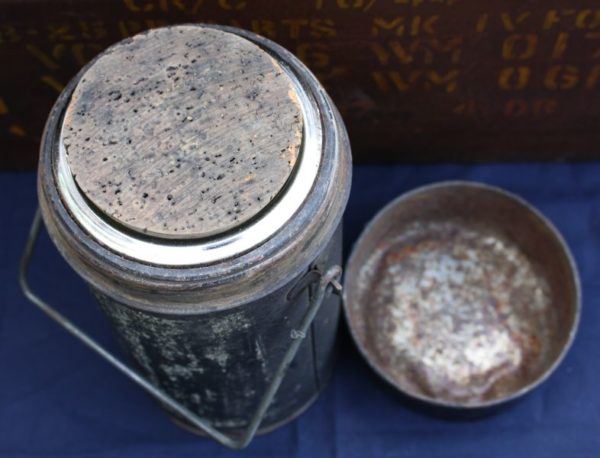 WW2 British thermos flask - Image 4