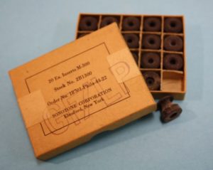 WW2 U.S. earphone plugs (full box)