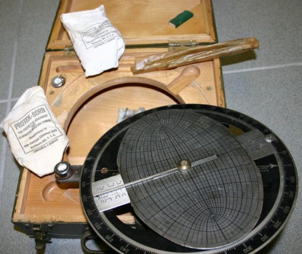 WW2 U.S. sun compass - Image 5
