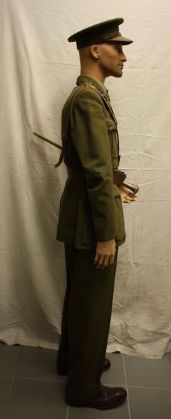 WW2 British officer full mannequin. - Image 4