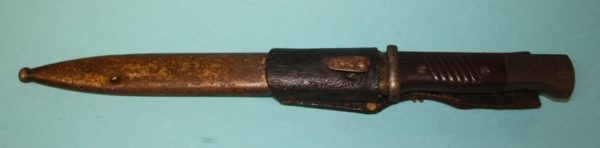 WW2 German K98 bayonet with scabbard and frog No.2 - Image 2