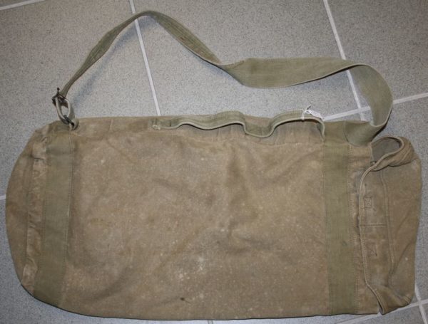 WW2 US 1st type bazooka ammo bag - Image 2