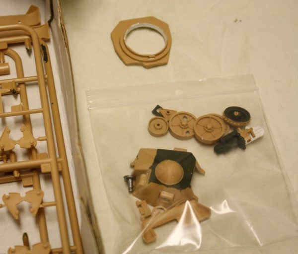France 35/38(H) tank (2 in 1 box) - Image 7