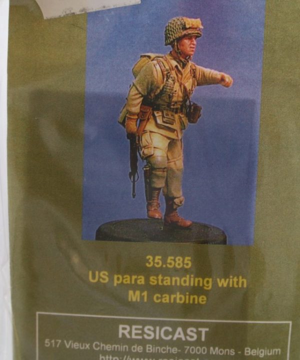 US para standing with M1 carbine
