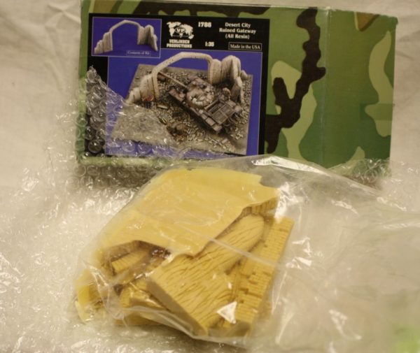 Desert City ruined gateway - Image 2