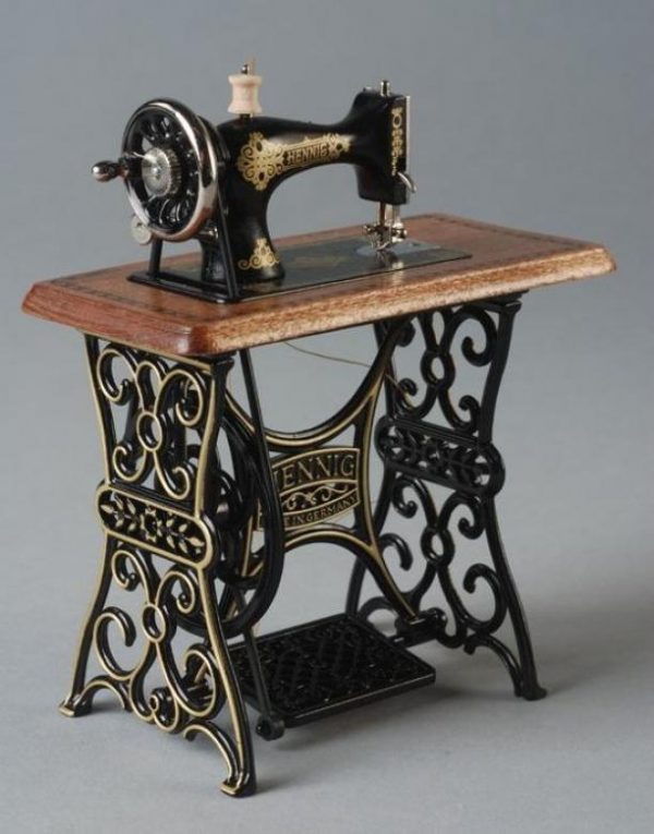 Sewing machine - Image 4