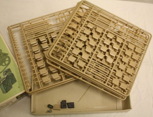 US and German Army WW2 Jerrycans - Image 2