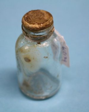 WW2 U.S. medic fluid bottle ( 1)