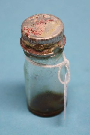 WW2 U.S. medic fluid bottle ( 3 )