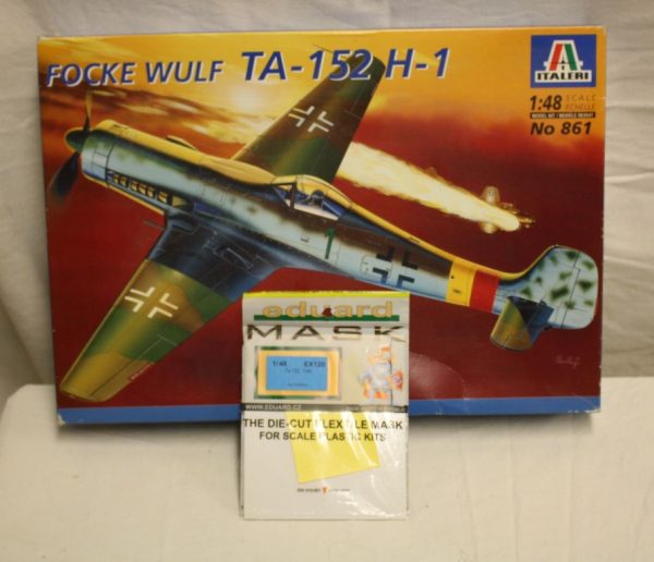 Focke Wulf TA-152 H-1 + extra's