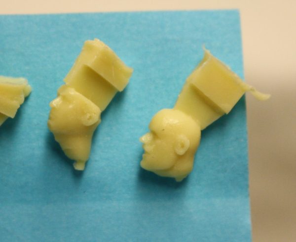 5 loose different heads - Image 3