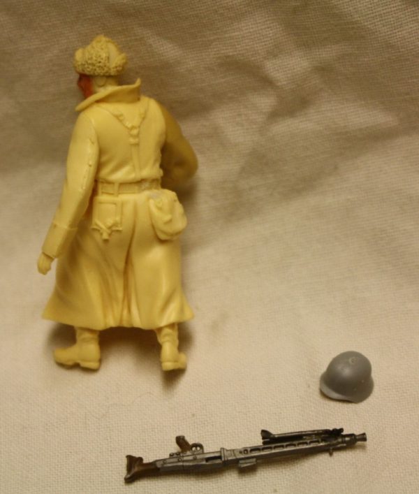 WW2 German MG soldier with fur hat - Image 2