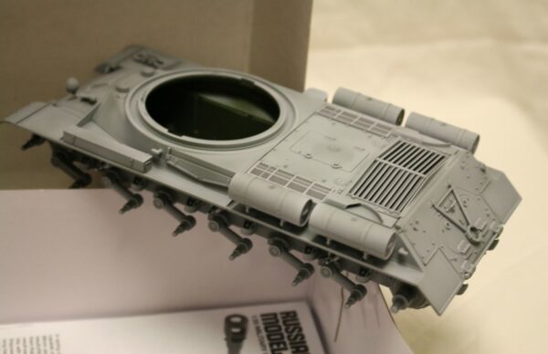 Russian heavy tank JS-2 Model 1944 ChKZ + extra's - Image 3