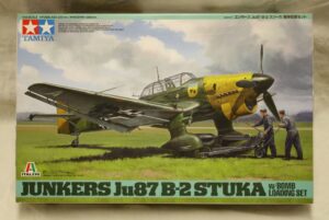 Junkers Ju87 B-2 Stuka w/bomb loading set + extra