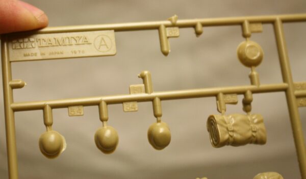 Collection of sprues figures / accessoires - Image 14