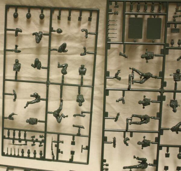 Collection of sprues figures / accessoires - Image 3