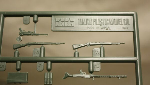 Collection of sprues figures / accessoires - Image 9