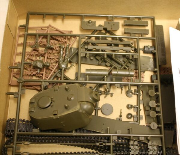 KV1 type C Russian heavy tank    !!!!SPARE PARTS !!! - Image 3